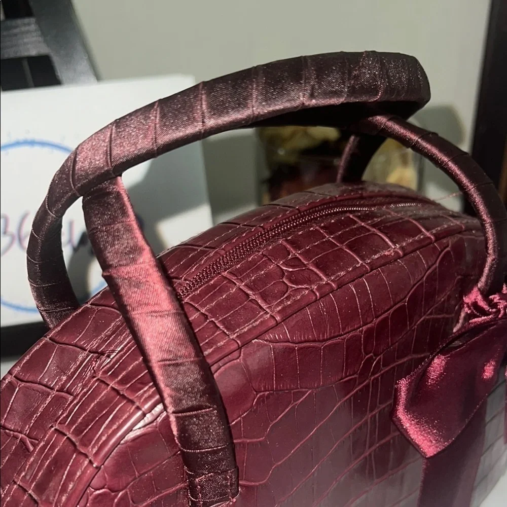 Victoria’s Secret Vintage Elegant Maroon Crocodile Pattern Cosmetic Bag w/ Bow